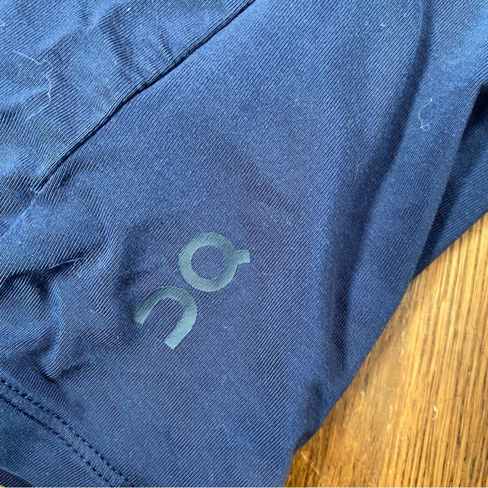 On Women's Active T Breathe - Picture 3 of 5